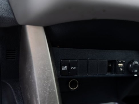 Used 2015 Toyota RAV4 XLE image 22