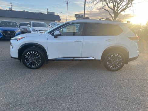 New 2025 Nissan Rogue Platinum image 5