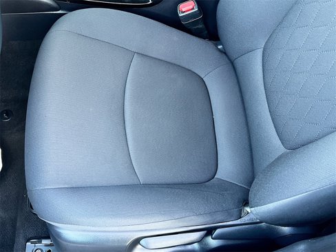 Used 2022 Toyota Corolla LE image 18