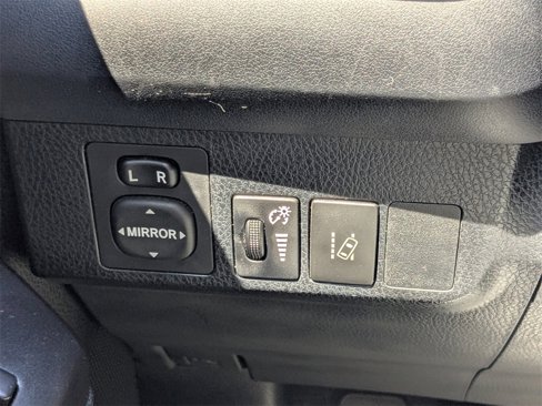 Used 2017 Toyota RAV4 LE image 22