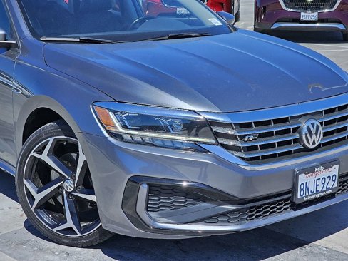 Used 2020 Volkswagen Passat 2.0T R-Line image 16