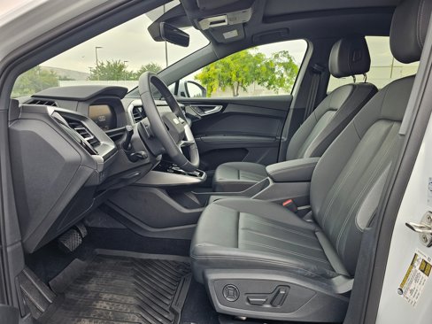 Used 2024 Audi Q4 e-tron Premium Plus image 11