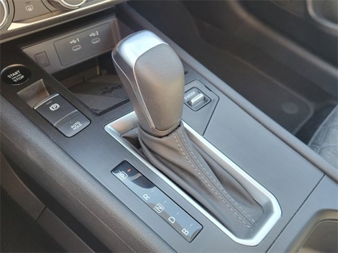 Used 2025 Nissan Kicks SV image 18