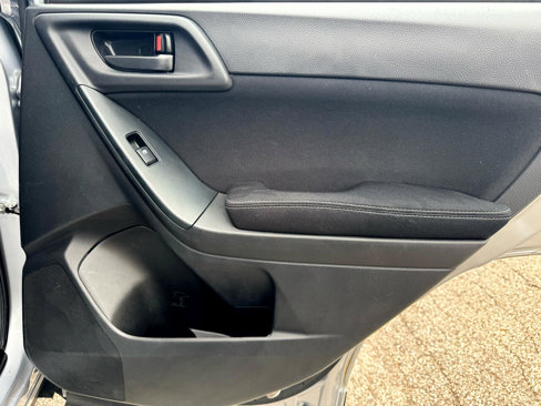Used 2014 Subaru Forester 2.5i image 21