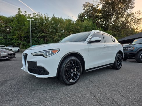 Used 2021 Alfa Romeo Stelvio Sprint w/ Sun & Sound Package image 2