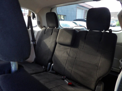 Used 2013 Dodge Grand Caravan SXT w/ Rear Park Assist Pkg image 10