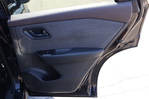 Used 2023 Nissan Rogue S image 19