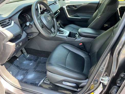 Used 2024 Toyota RAV4 LE image 10