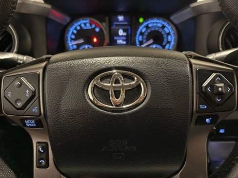 Used 2016 Toyota Tacoma SR5 image 16