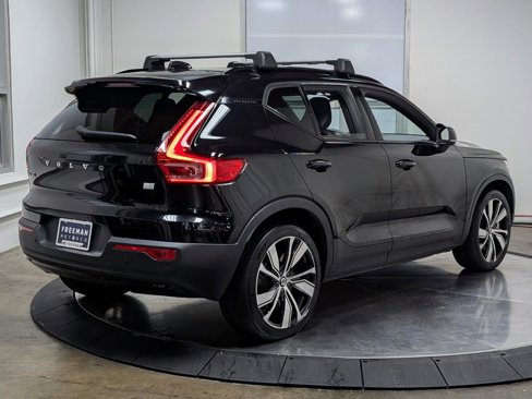 Used 2021 Volvo XC40 P8 Recharge w/ Advanced Package image 9