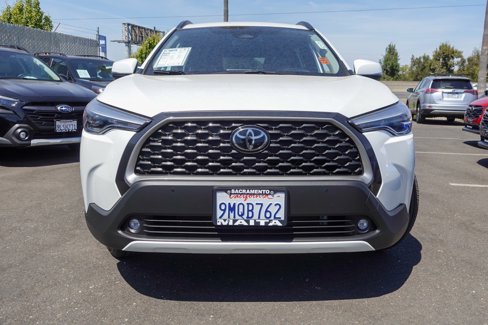 Used 2023 Toyota Corolla Cross XLE image 2
