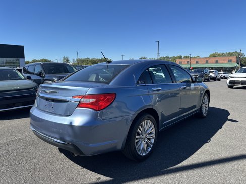Used 2011 Chrysler 200 Limited image 5