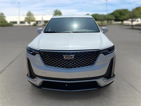 Used 2023 Cadillac XT6 Premium Luxury image 2