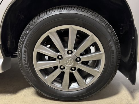Used 2011 Lexus LX 570 4WD image 42