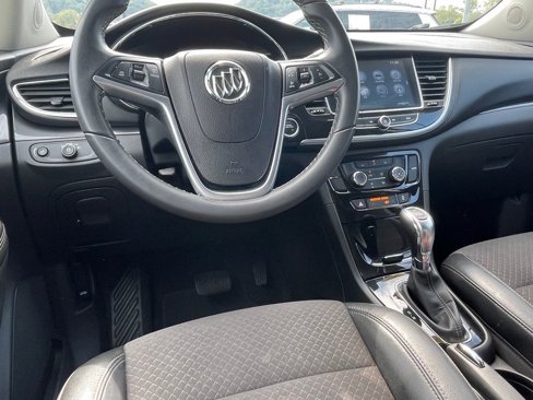 Used 2021 Buick Encore Preferred w/ Safety Package image 9