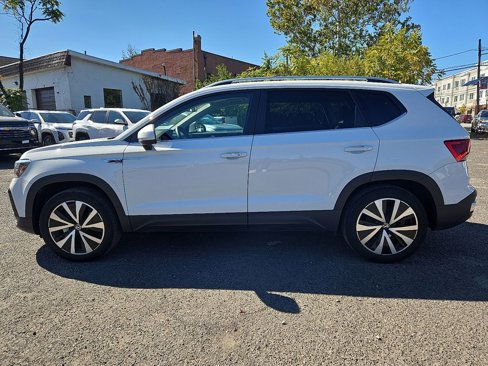 Used 2023 Volkswagen Taos SE image 4