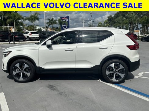 New 2025 Volvo XC40 B5 Core w/ Protection Package Premier image 10