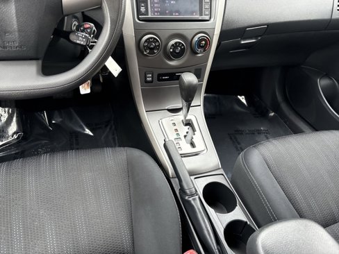 Used 2013 Toyota Corolla S image 20