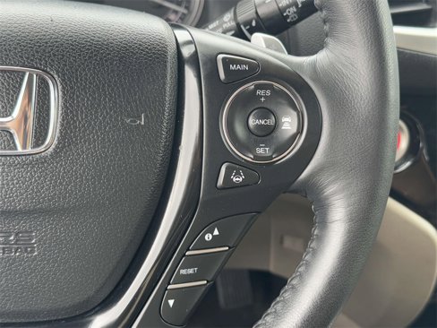 Used 2018 Honda Pilot Touring image 20