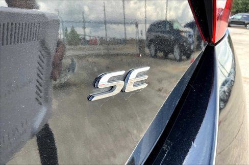 Used 2018 Toyota Corolla LE image 9
