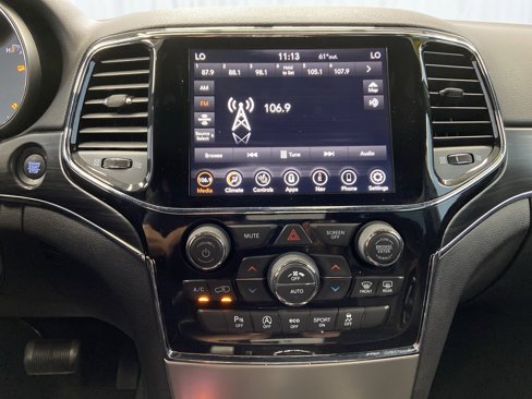 Used 2021 Jeep Grand Cherokee Limited image 17