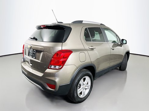 Used 2020 Chevrolet Trax LT w/ LT Convenience Package image 7