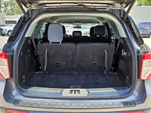 Used 2023 Ford Explorer XLT w/ Equipment Group 202A image 16