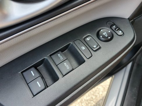 Certified 2017 Honda CR-V Touring image 32