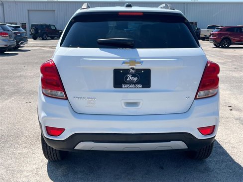 Used 2018 Chevrolet Trax LT w/ LT Convenience Package image 4