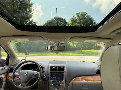 Used 2014 Lincoln MKX AWD w/ Equipment Group 101A image 9