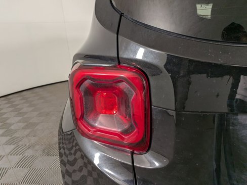 Used 2021 Jeep Renegade Latitude w/ Convenience Group image 10