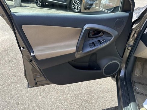 Used 2011 Toyota RAV4 2WD image 13