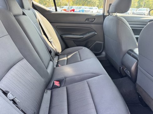 Used 2024 Nissan Altima 2.5 SV image 7