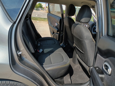 Used 2016 Kia Soul + image 15