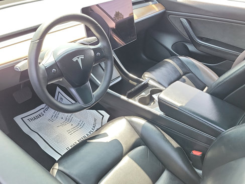 Used 2019 Tesla Model 3 image 3