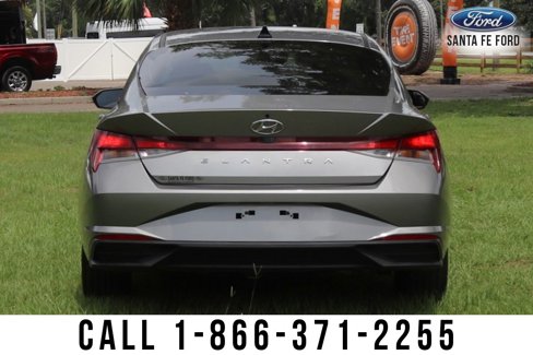 Used 2023 Hyundai Elantra SEL w/ Convenience Package image 7