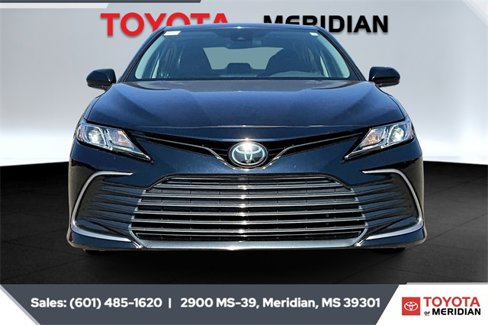 Used 2024 Toyota Camry LE image 3