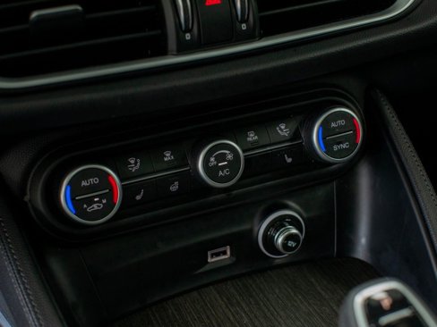 Used 2022 Alfa Romeo Stelvio Ti image 24