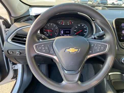 Used 2024 Chevrolet Malibu LT image 30