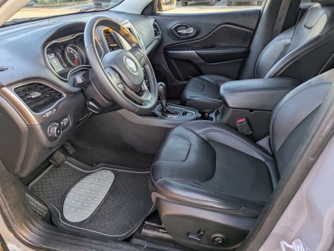 Used 2020 Jeep Cherokee Latitude Plus image 15