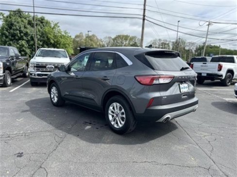 Used 2022 Ford Escape SE image 4