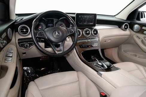 Used 2018 Mercedes-Benz GLC 300 4MATIC image 6