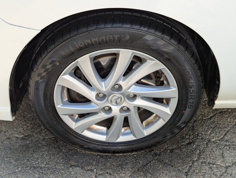 Used 2012 MAZDA MAZDA5 Sport image 15