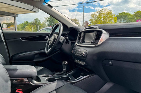 Used 2017 Kia Sorento EX image 14