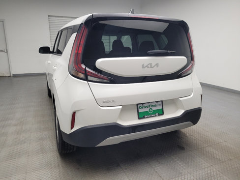 Used 2023 Kia Soul LX w/ LX Technology Package image 6
