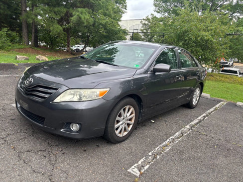 Used 2011 Toyota Camry XLE image 1