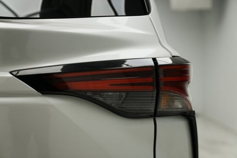 Used 2024 Toyota Sienna Limited image 18