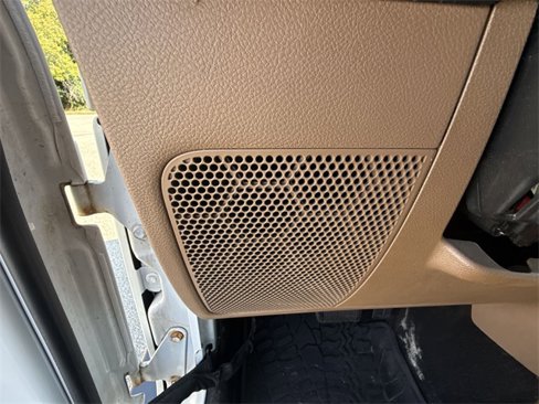 Used 2017 Jeep Wrangler Unlimited Sahara w/ Connectivity Group image 15