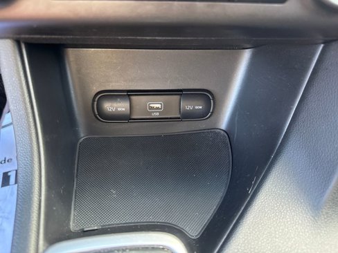 Used 2022 Kia Sportage LX image 18