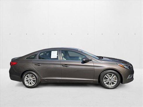 Used 2016 Hyundai Sonata SE image 4